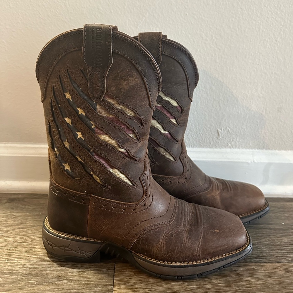 Brothers/Sons Scratch American flag cowboy boots.